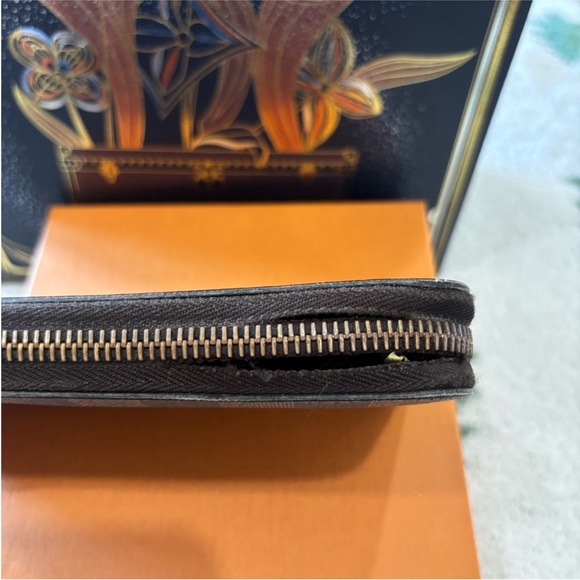 Louis Vuitton Damier zipper wallet - Picture 5 of 12